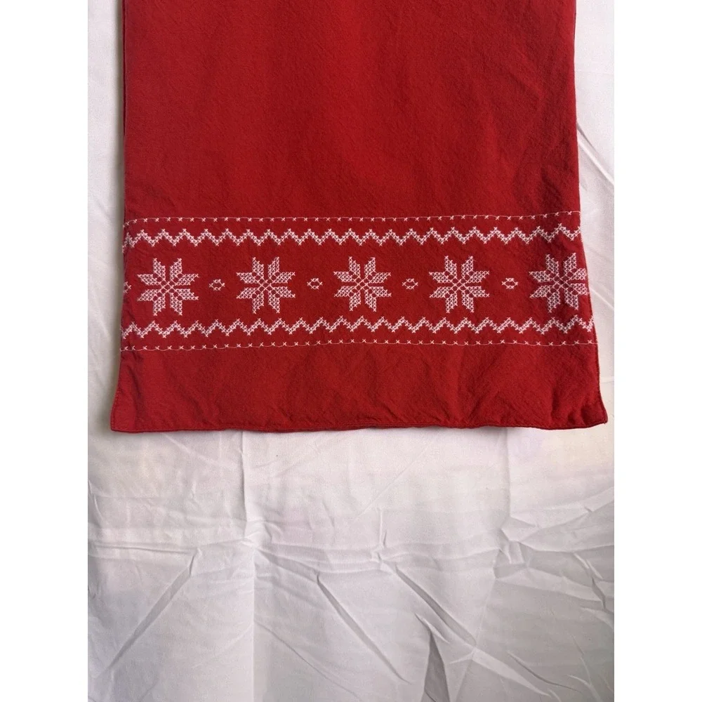 Sur La Table Red Christmas Winter Embroidered Swedish Snowflake Table Runner 72